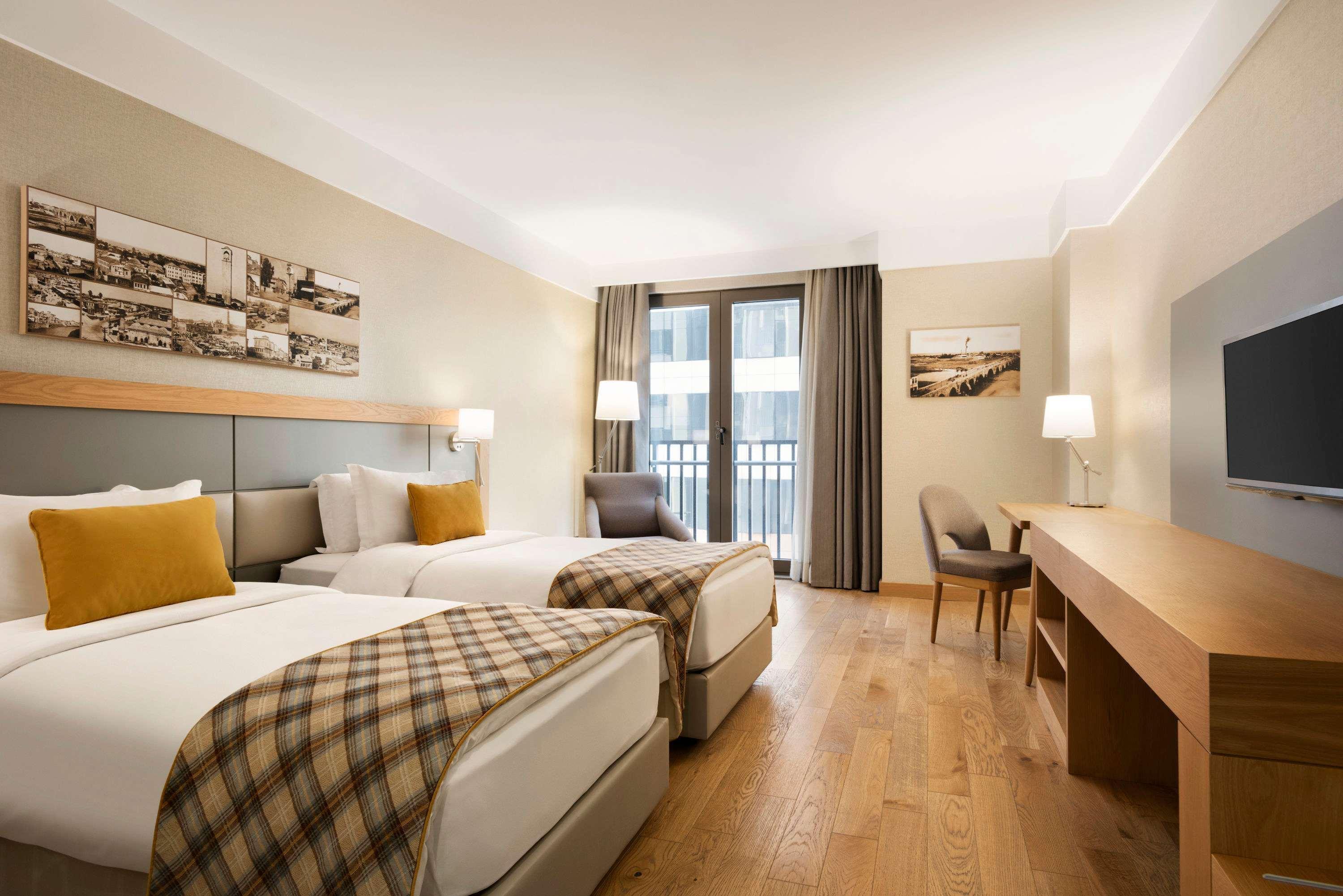 Ramada Hotel & Suites אדאנה מראה חיצוני תמונה
