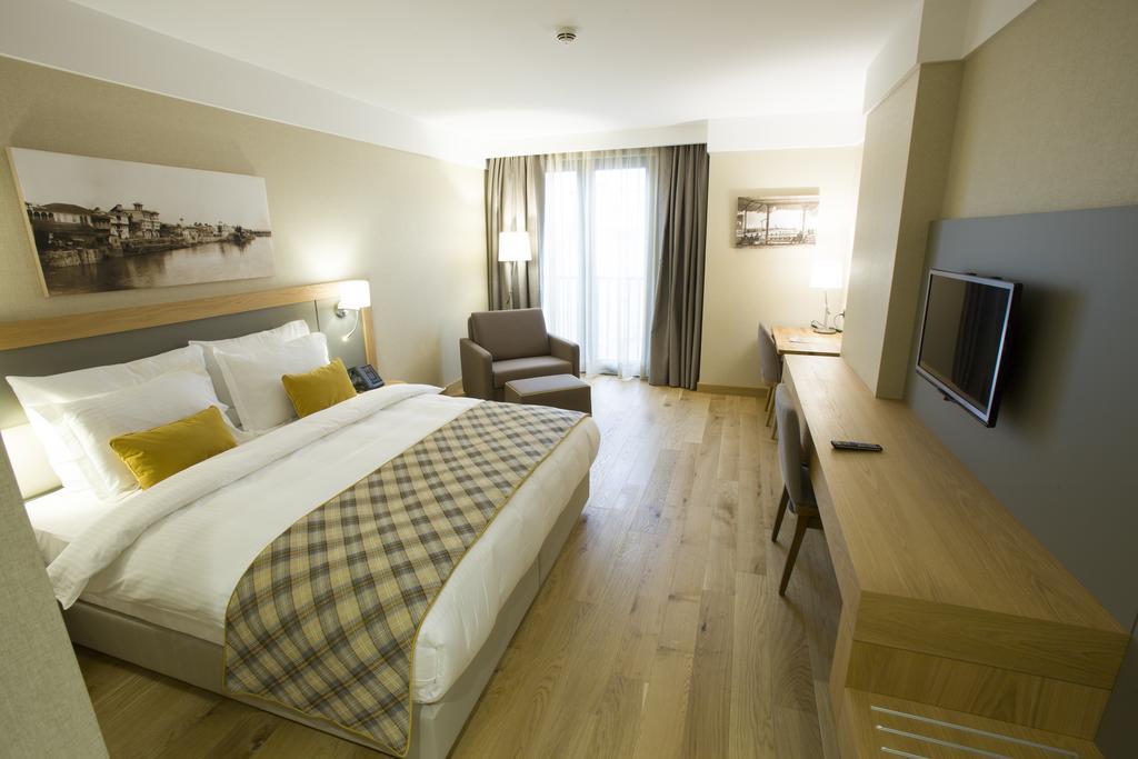 Ramada Hotel & Suites אדאנה מראה חיצוני תמונה